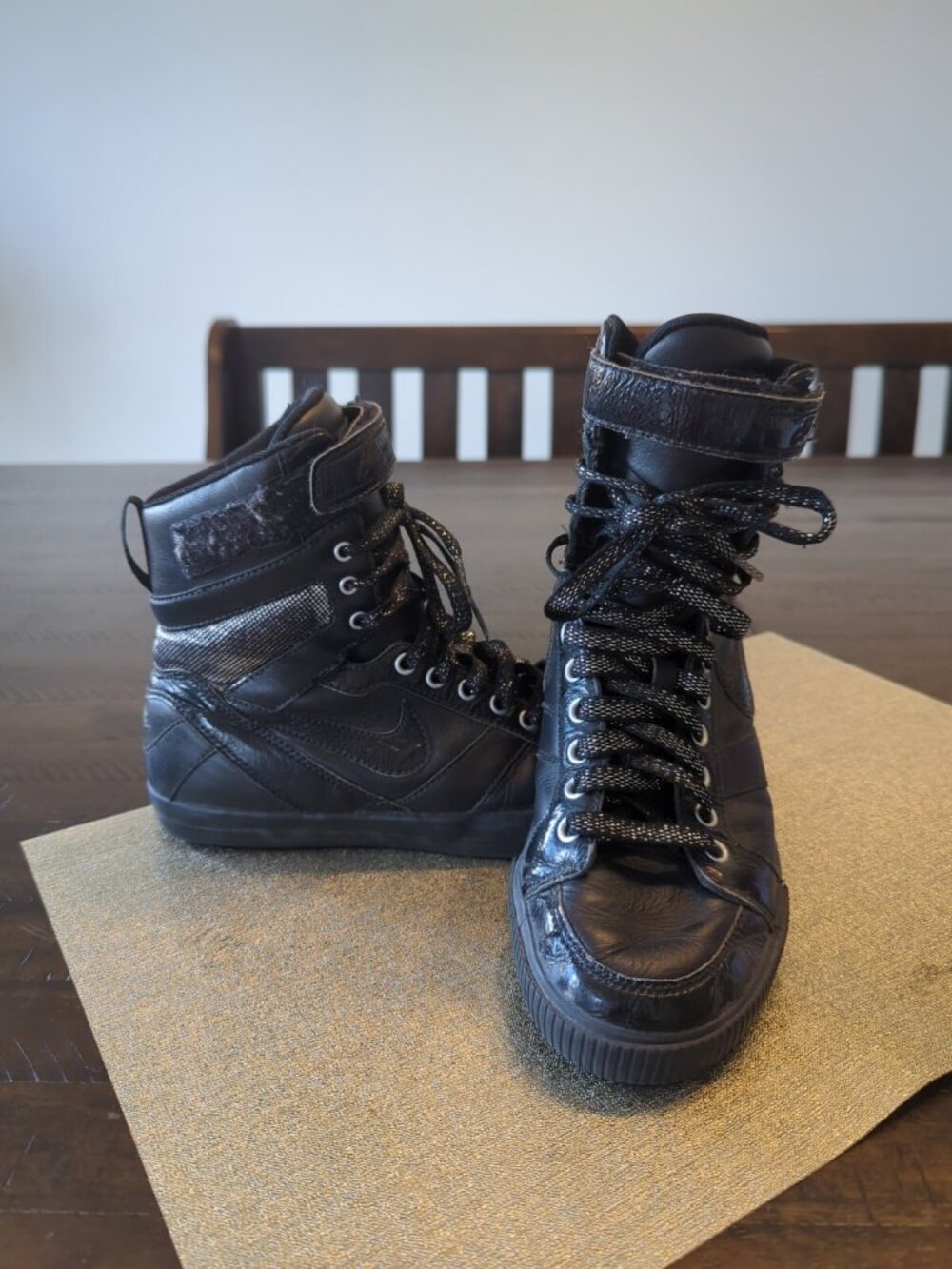 Nike High Top Sneakers Possession HT 410229-001 Women's SIZE US 6.5 Eur 37.5